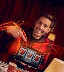 Live blackjack table with dealer and player cards on romanobet login